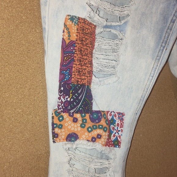 Almost Famous Vintage size 11 Patch Jeans - Picture 4 of 5